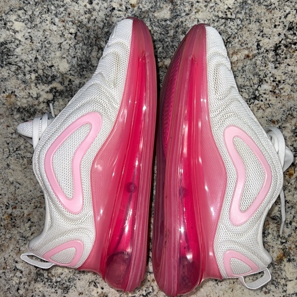 Nike Airmax 720 Athletic shoes 🌸🌺 - Picture 8 of 12